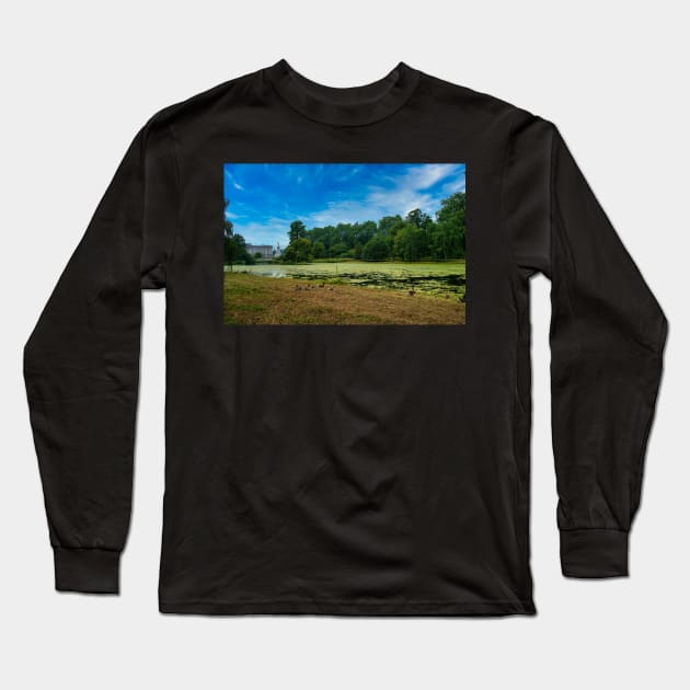 Buckingham Palace vista  from St James Park Long Sleeve T-Shirt by stuartchard